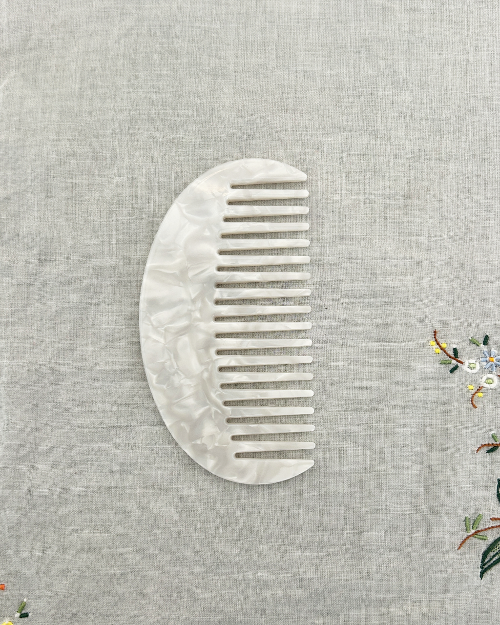 Comb - pearl