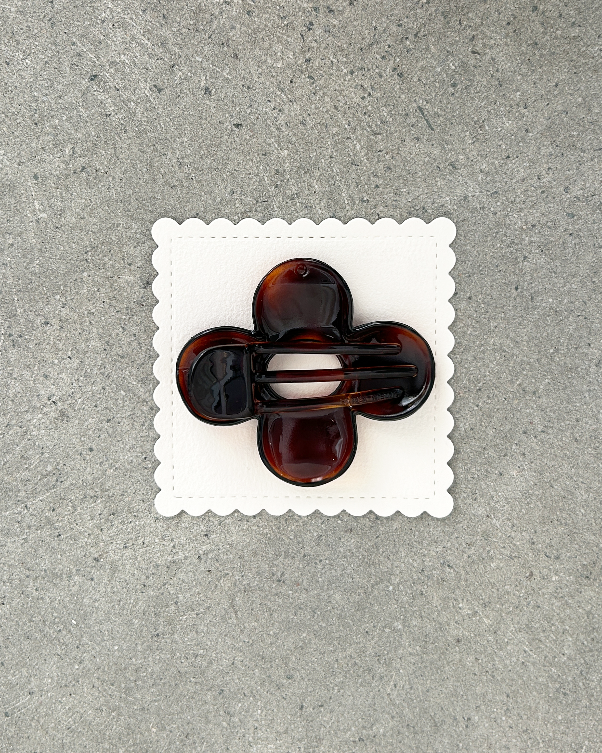 **PRE-ORDER Petal hair clip