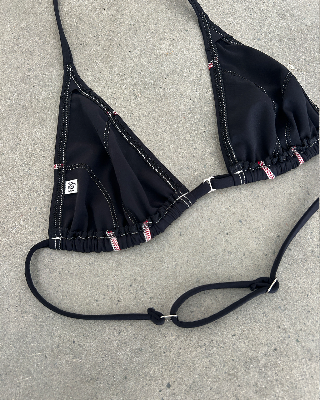 Victor Top ~ Noir/Crimson