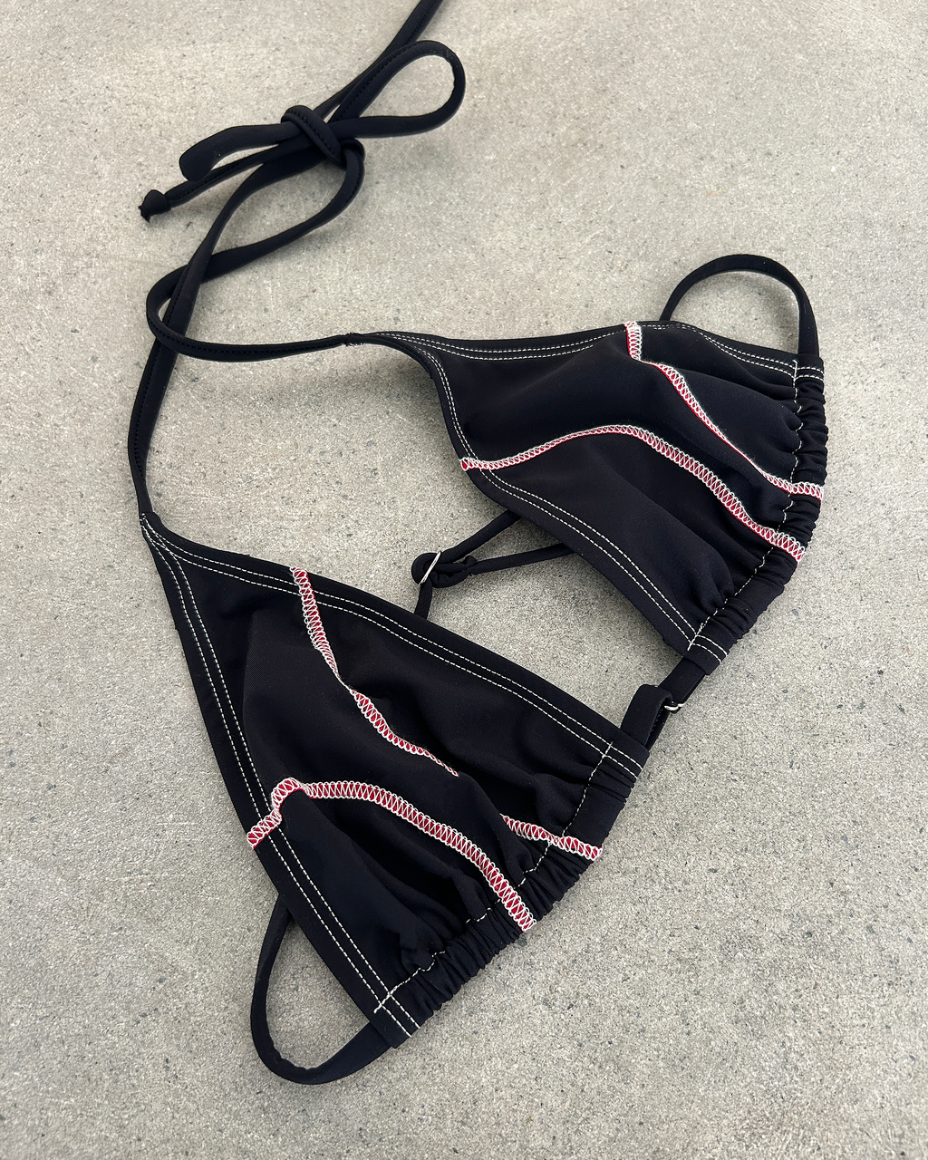 Victor Top ~ Noir/Crimson